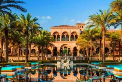 Luxury-Hotels-Near-Desert-Dubai-Business-Bay